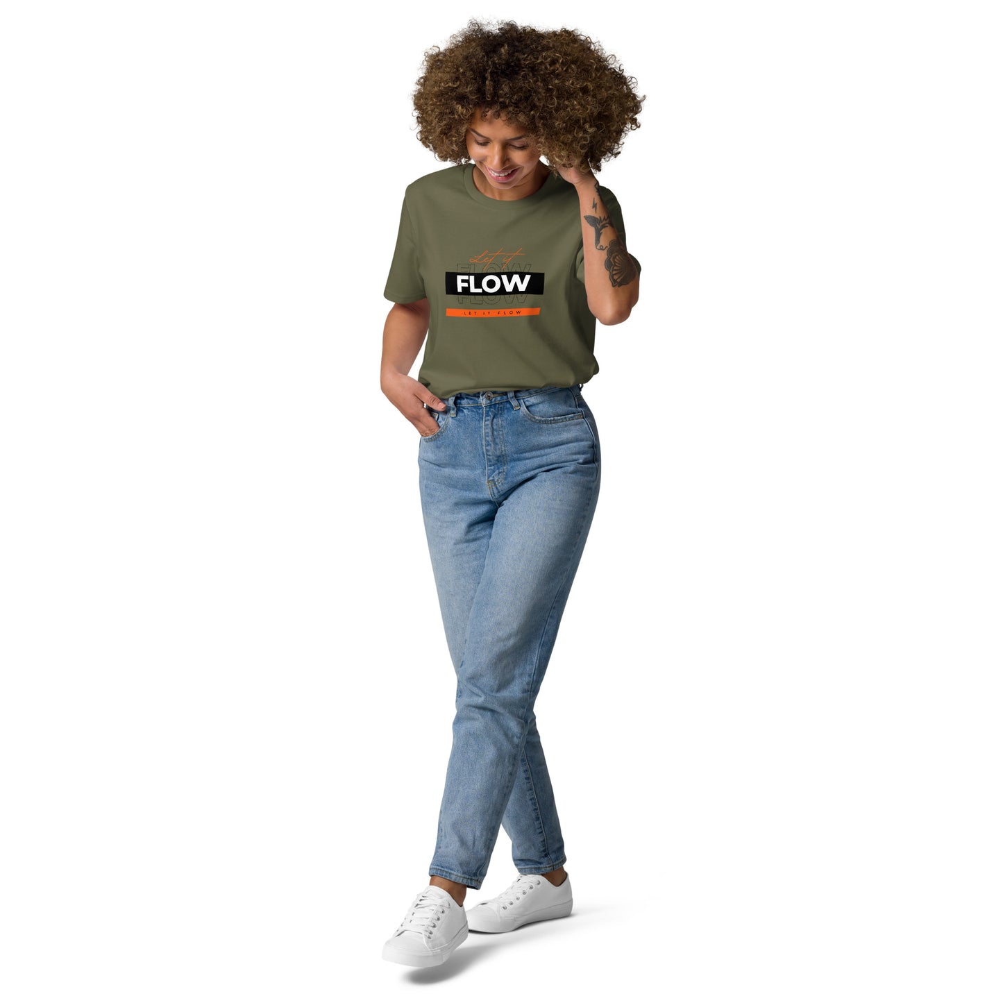 A green t-shirt.