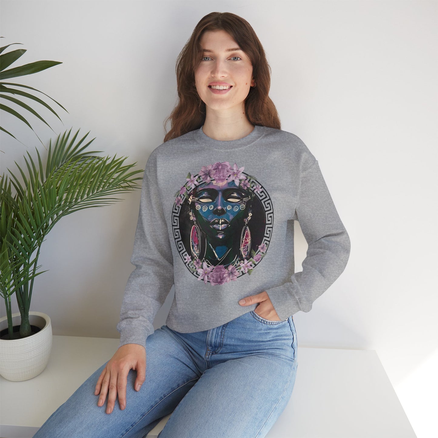 Unisex Heavy Sweatshirt : Queen